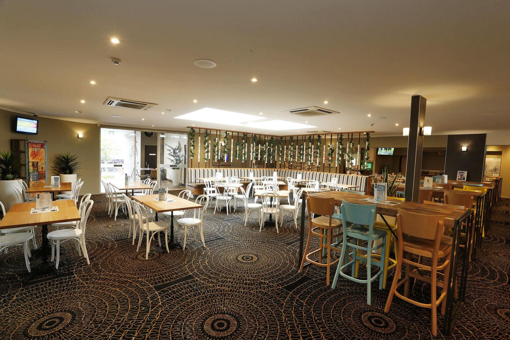 The Lakes Hotel Entrance Eksteriør billede